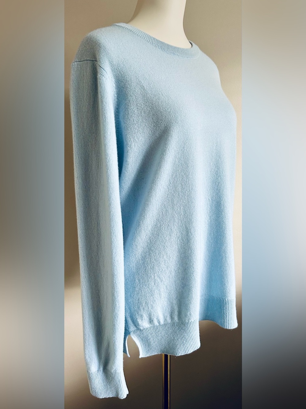 NWT - Saks Fifth Avenue 100% Luxury Cashmere Pullover Sweater in Light Blue